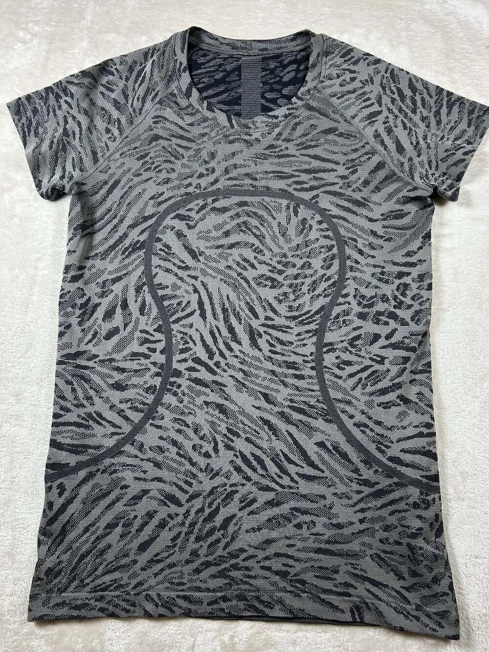 Lululemon Swiftly Tech Short Sleeve Shirt 2.0 Size 10 Primal Clash Grey